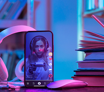 Social Media and Dynamic Content